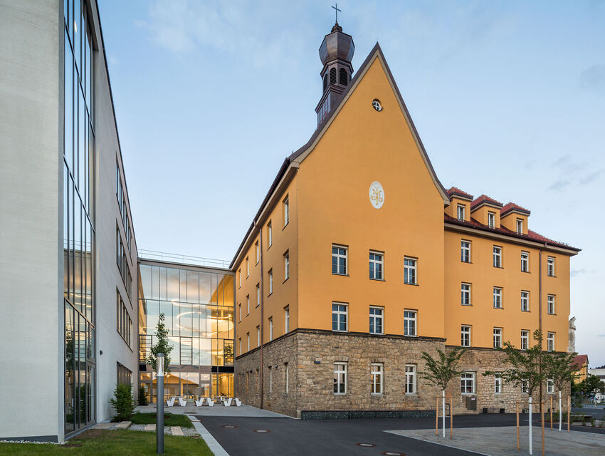 Nouveau Collège Marienrealschule: Rénovation et Extension