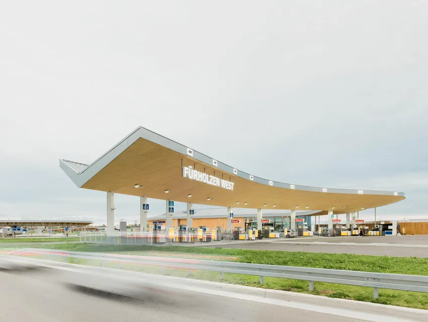 Positif au climat: Station-service + halte routière