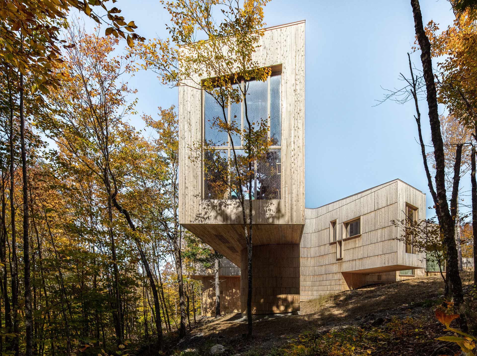 Tekαkαpimək Contact Station