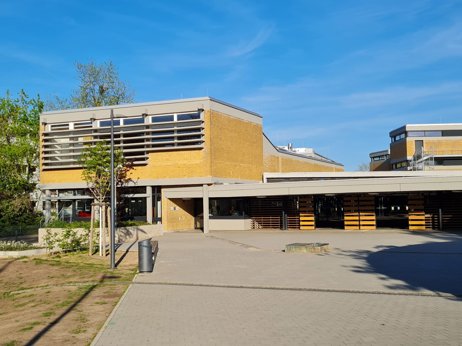 Partial conversion of the listed Friedrich Ebert School