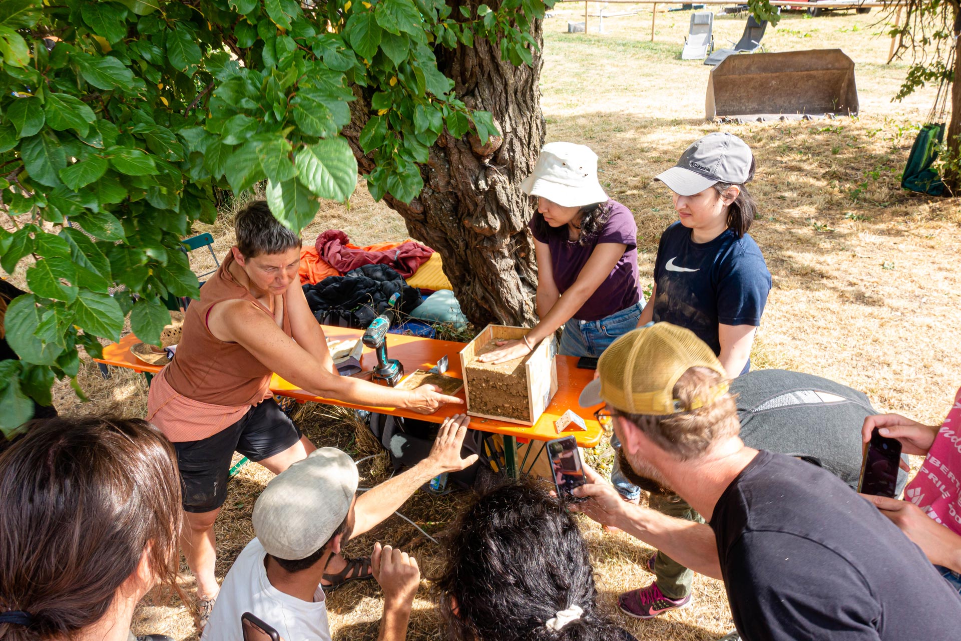 Practical experience: Building a Rammed-Earth Block